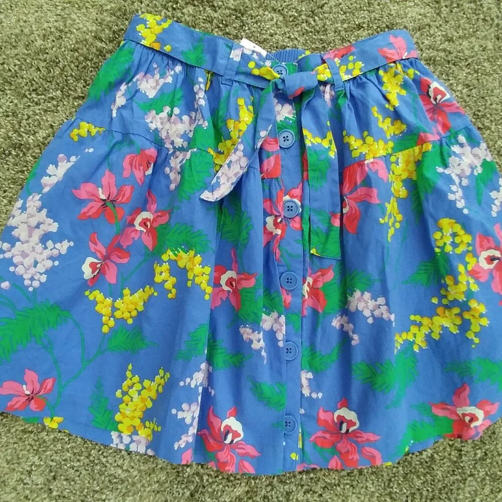 Gap Girls Flowered Skirt XL 12. Condition is 